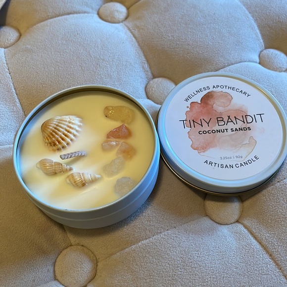 Coconut Sands Shell Candle - Picture 3 of 4